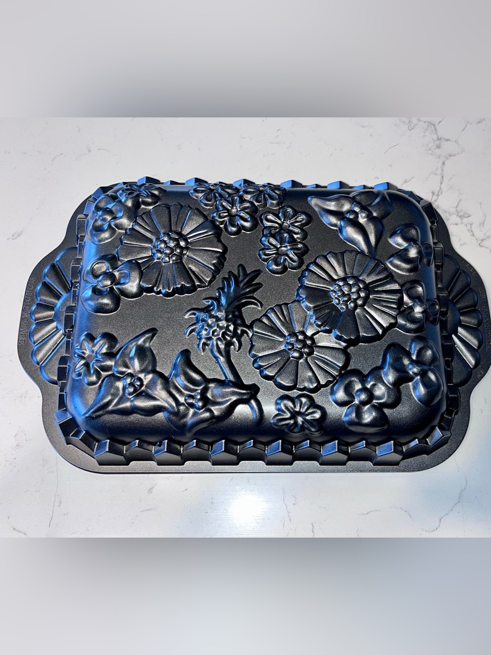 Nordic Ware Wildflower Floral Design Non Stick Heavy Duty Cake Pan 10 cup 9x14